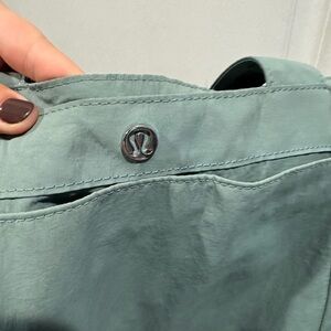 Lululemon side cinch tote